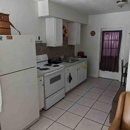 Private One-Bedroom 13-Directly Across From Beach St. Pete Beach Exterior photo